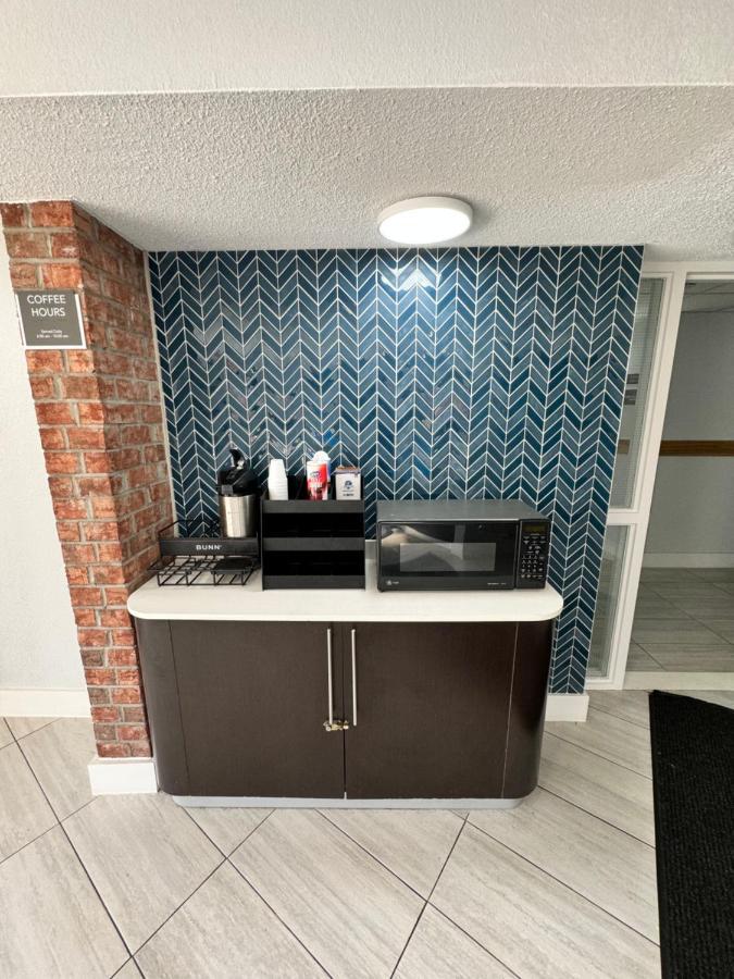 Studio 6 Suites East Syracuse Airport エクステリア 写真
